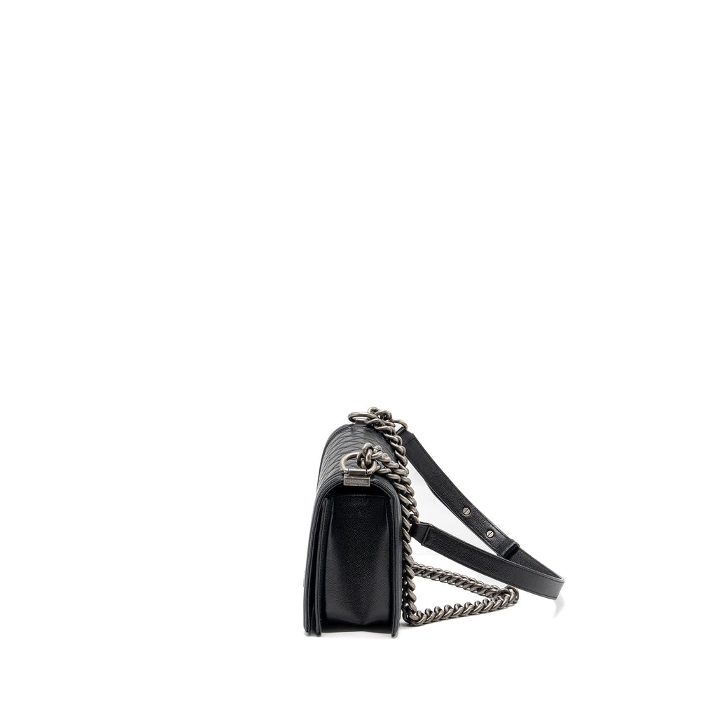 chanel-medium-boy-bag-caviar-black-ruthenium-hardware