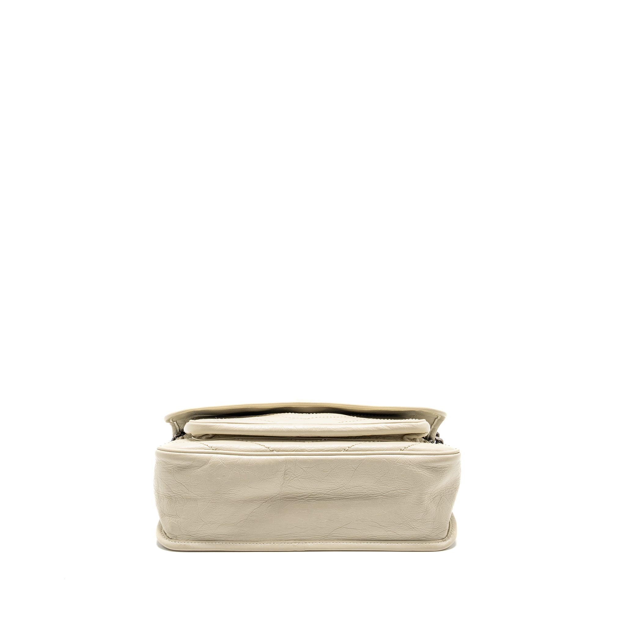 saint-laurent-ysl-medium-niki-calfskin-white-shw