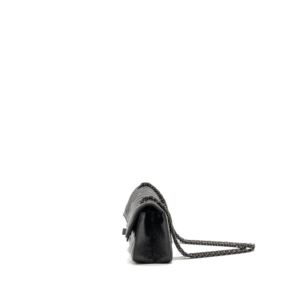 chanel-mini-2-55-reissue-chevron-calfskin-so-black-2