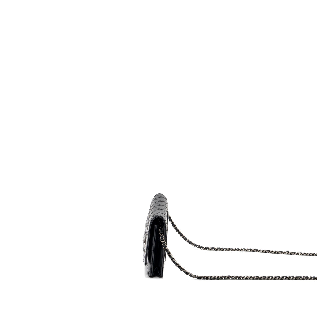 chanel-2-55-reissue-wallet-on-chain-calfskin-black-ruthenium-hardware