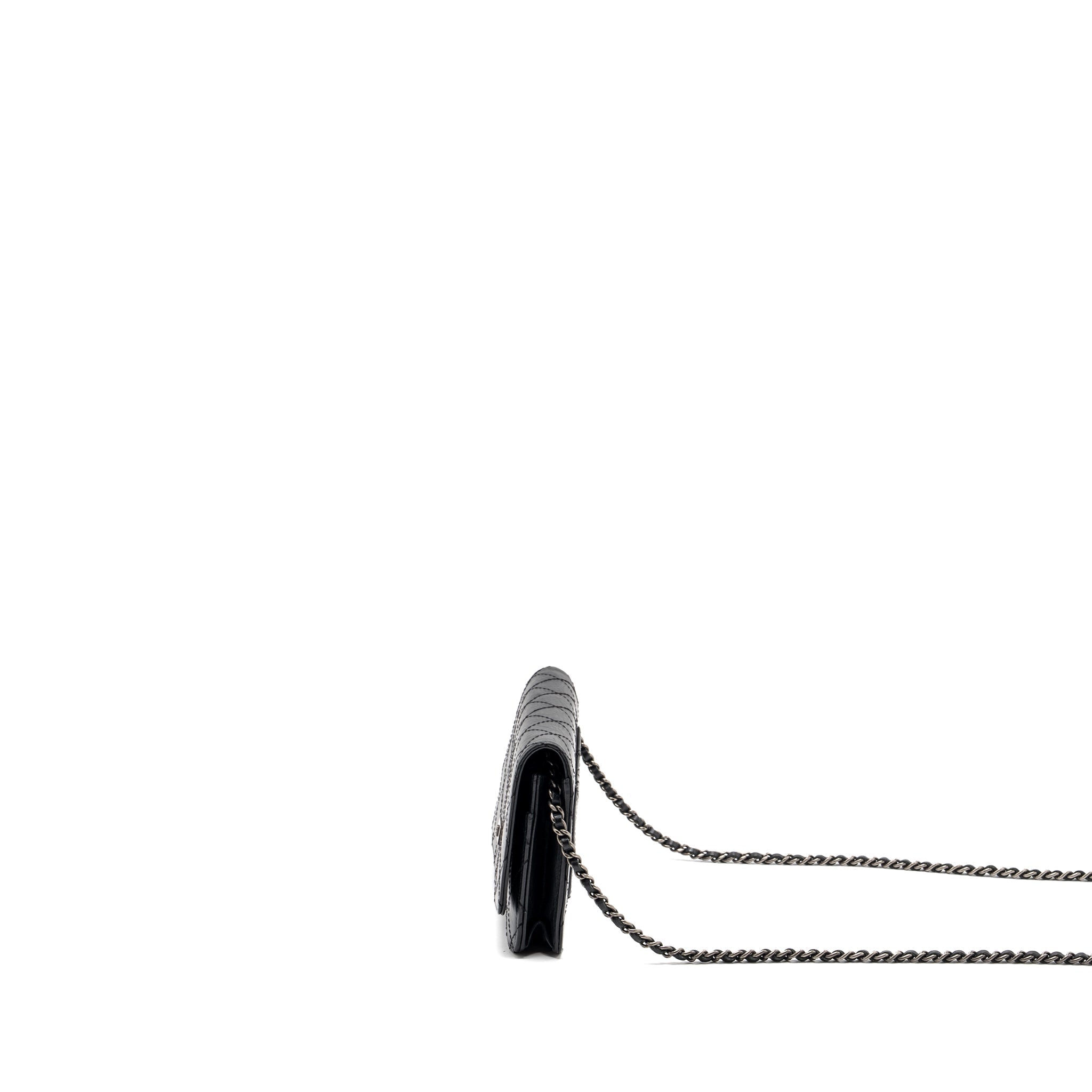 chanel-2-55-reissue-wallet-on-chain-calfskin-black-ruthenium-hardware