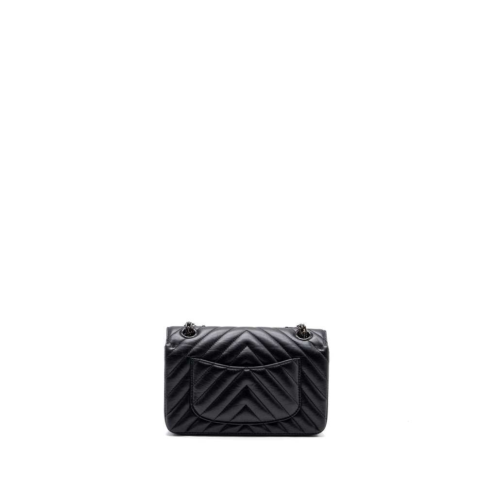 copy-of-chanel-mini-2-55-reissue-flap-bag-chevron-calfskin-so-black