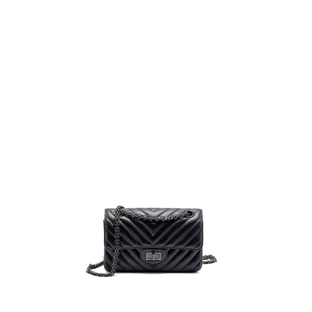 copy-of-chanel-mini-2-55-reissue-flap-bag-chevron-calfskin-so-black