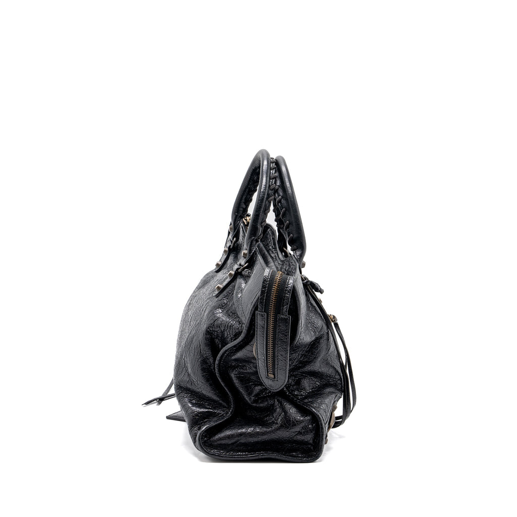 balenciaga-classic-city-bag-leather-black-ruthenium-gold-hardware