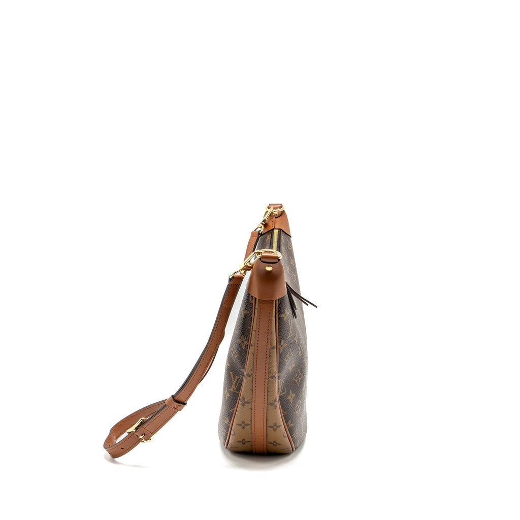 louis-vuitton-loop-hobo-bag-monogram-canvas-ghw