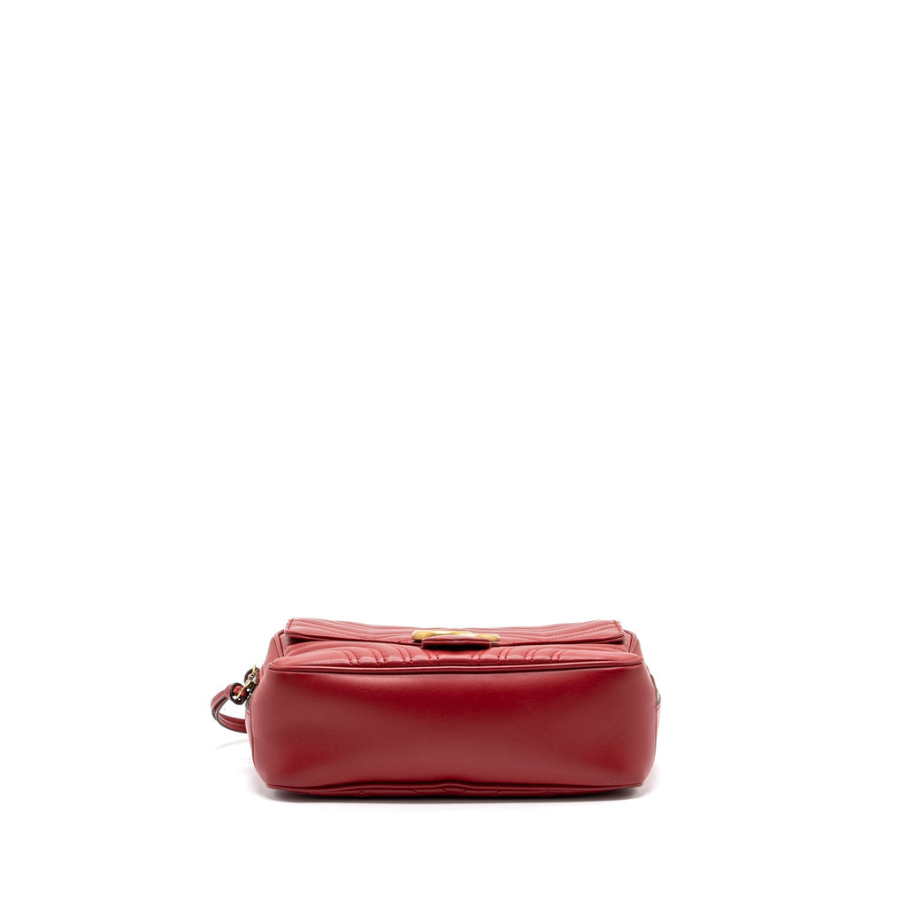 gucci-gg-marmont-matelasse-shoulder-bag-calfskin-red-ghw