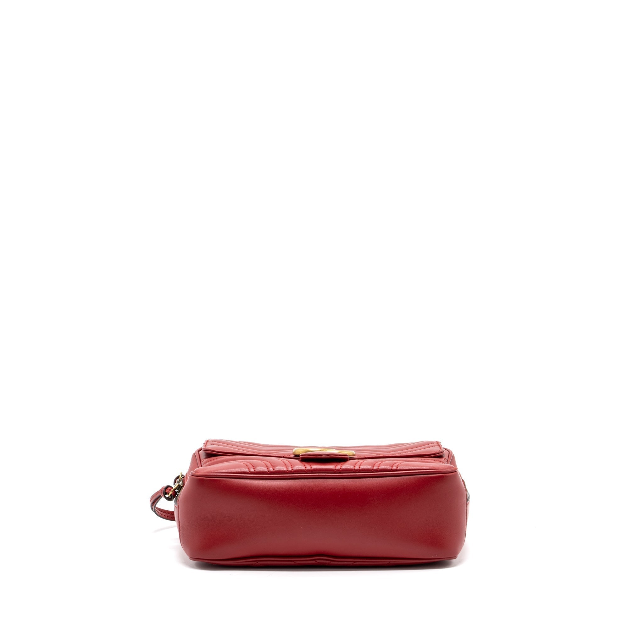 gucci-gg-marmont-matelasse-shoulder-bag-calfskin-red-ghw