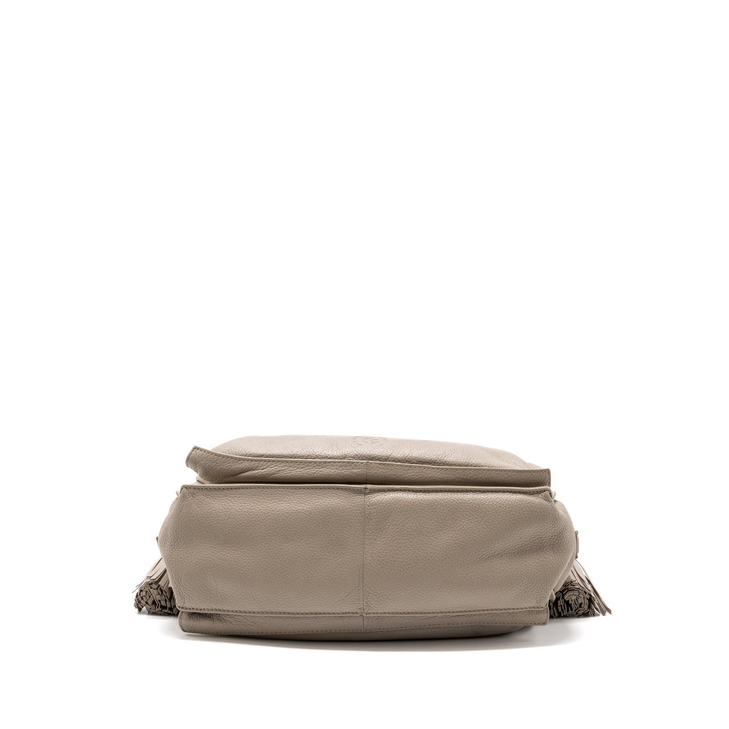 loewe-flamenco-bag-calfskin-beige-lghw
