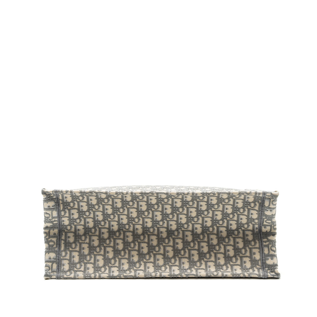 dior-large-book-tote-dior-oblique-embroidery-ecru-grey-1