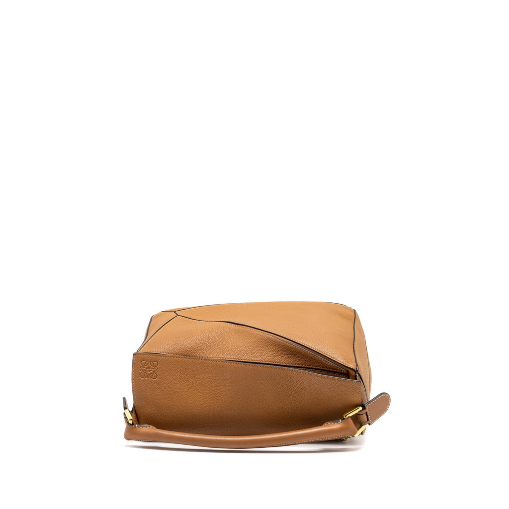loewe-puzzle-bag-in-grained-calfskin-gold-ghw