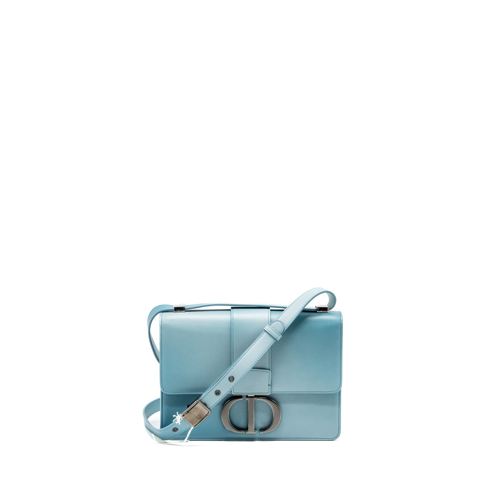 dior-30-montaigne-medium-flap-bag-calfskin-gradient-blue-with-black-hardware-copy