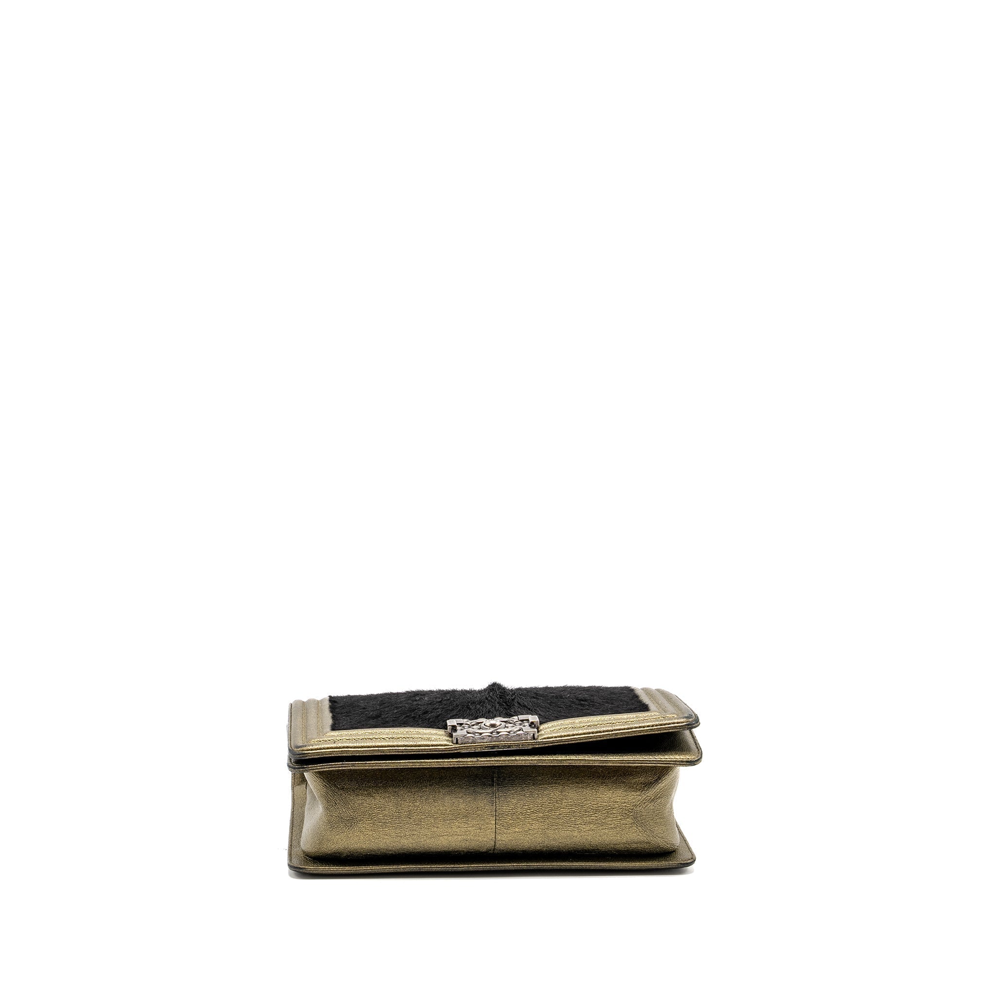 chanel-medium-boy-bag-horsehair-calfskin-black-gold-ruthenium-hardware