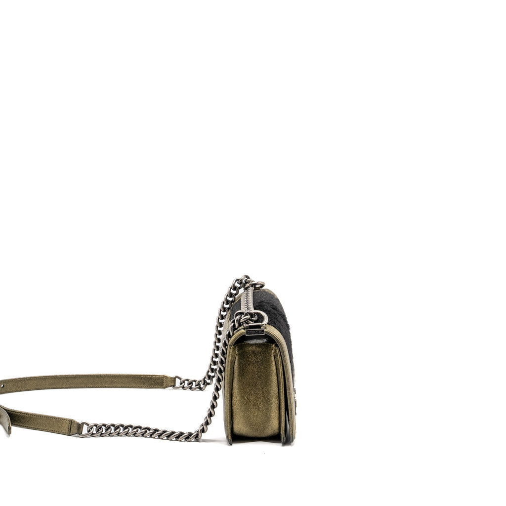 chanel-medium-boy-bag-horsehair-calfskin-black-gold-ruthenium-hardware