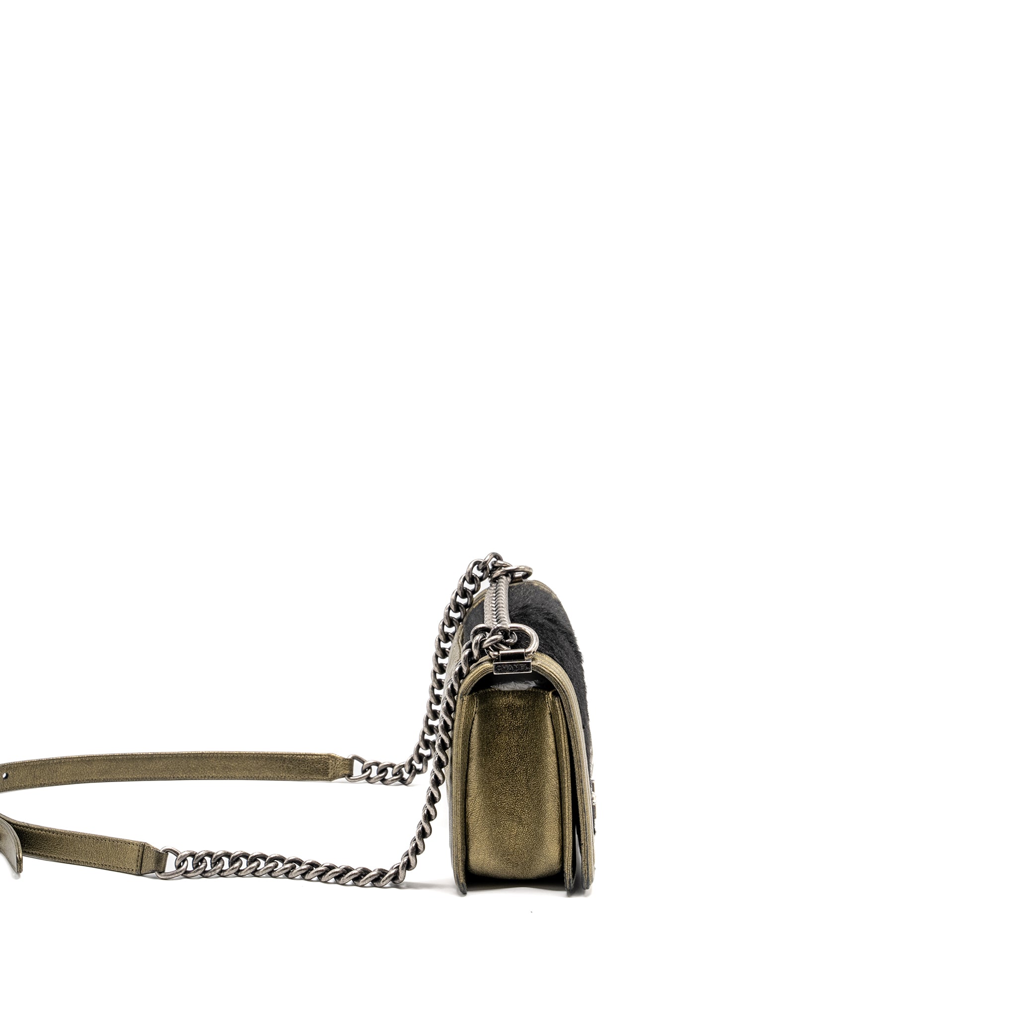 chanel-medium-boy-bag-horsehair-calfskin-black-gold-ruthenium-hardware