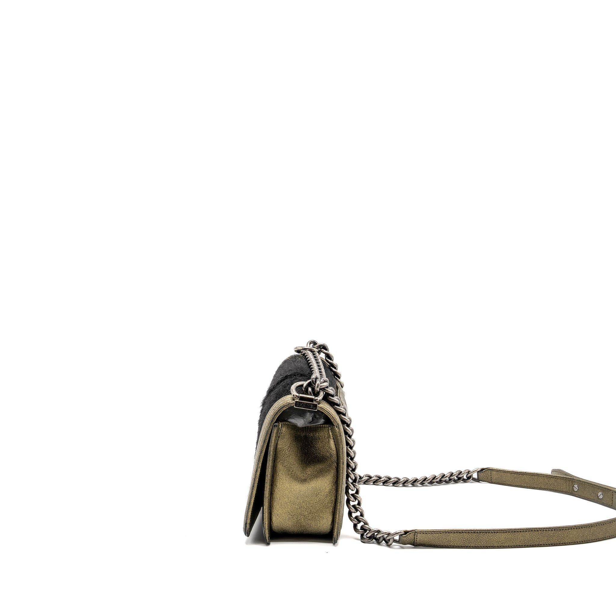 chanel-medium-boy-bag-horsehair-calfskin-black-gold-ruthenium-hardware