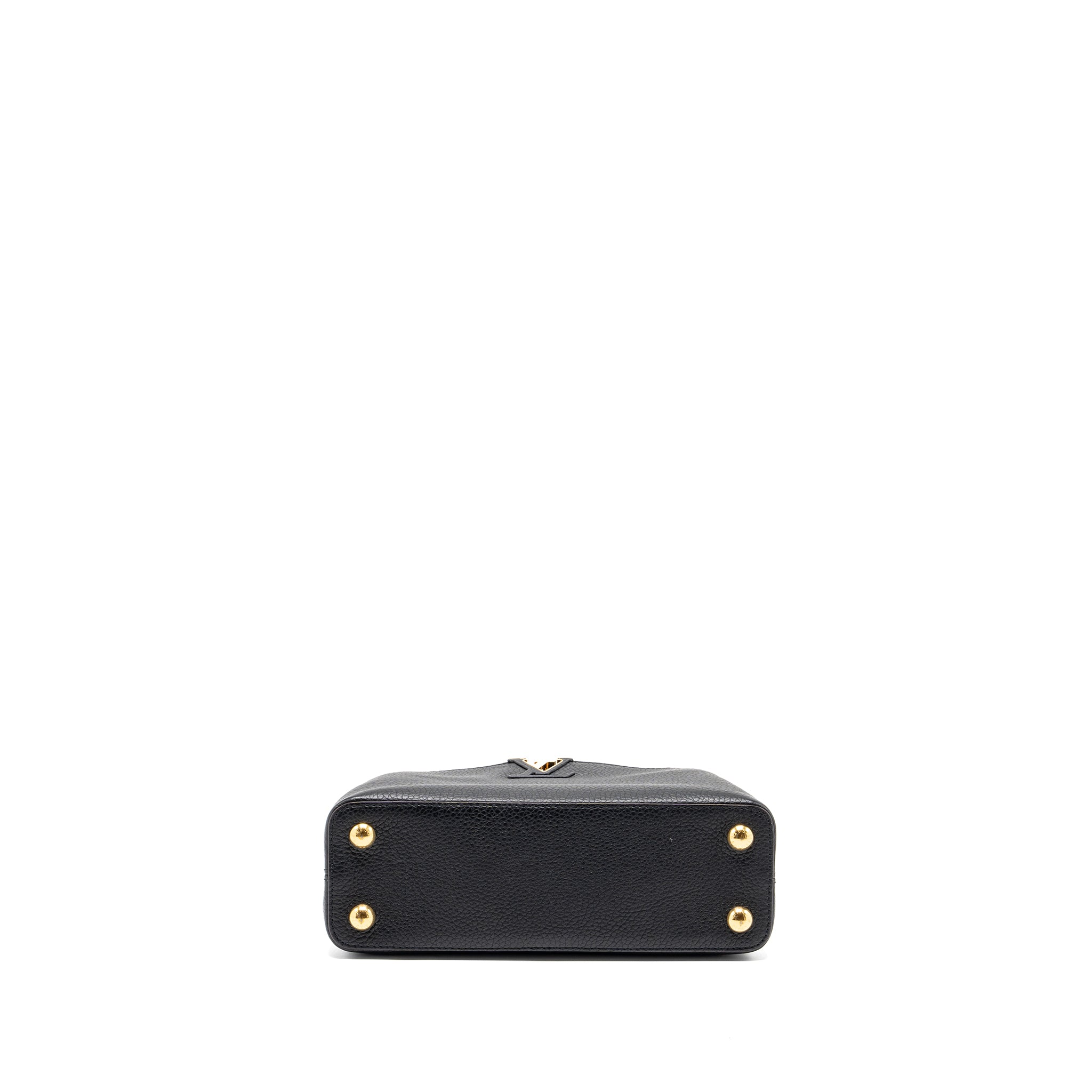 louis-vuitton-capucines-bb-taurillon-calfskin-black-ghw