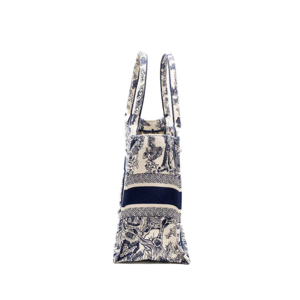 dior-medium-book-tote-blue-toile-de-jouy-embroidery-1