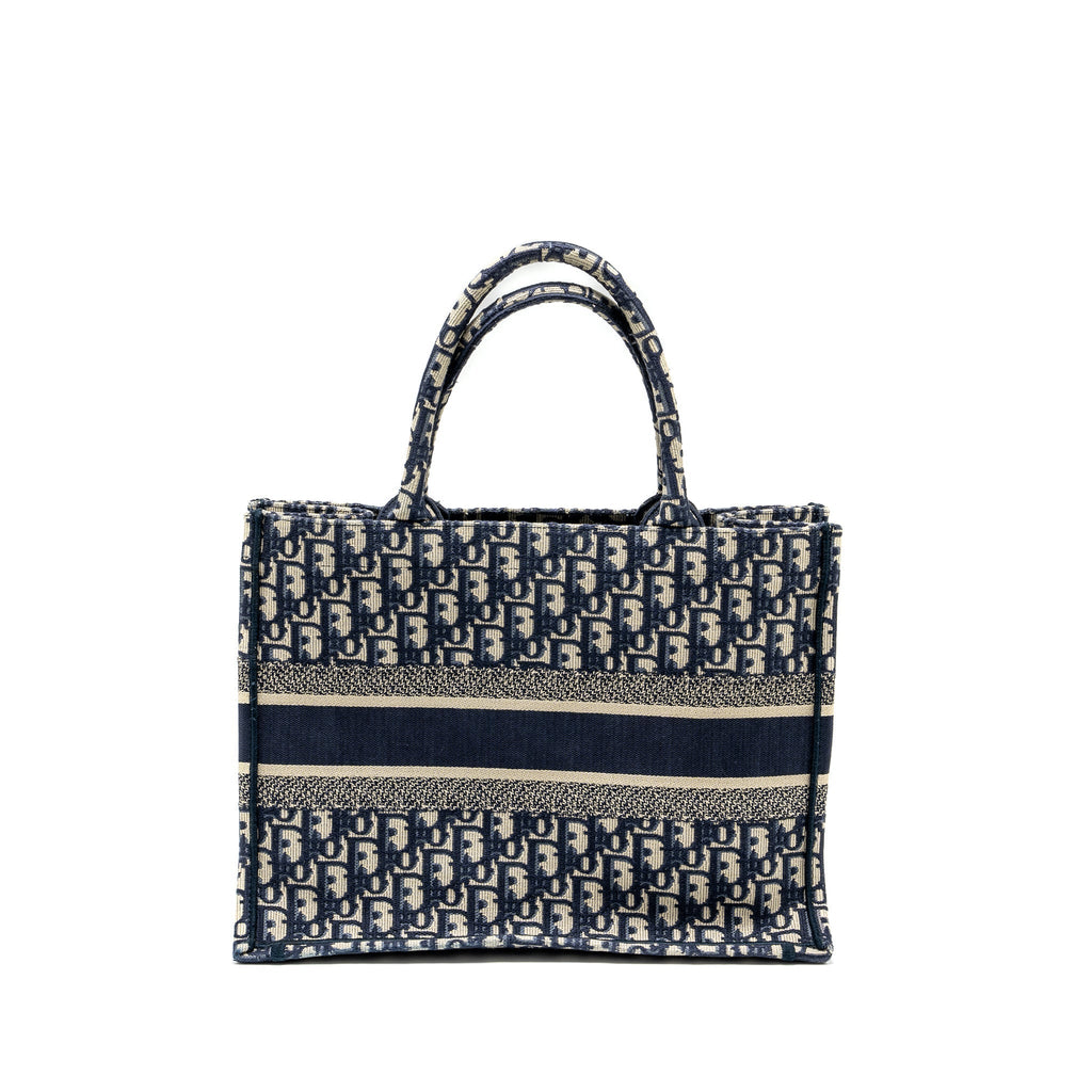 dior-medium-book-tote-blue-dior-oblique-embroidery-2