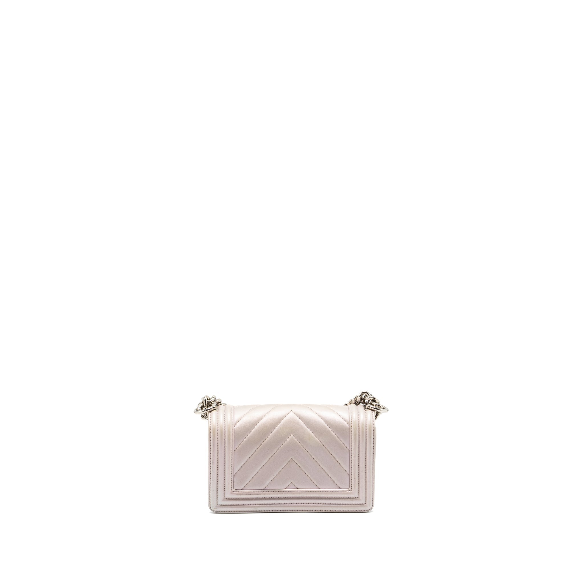 chanel-small-chevron-boy-bag-lambskin-iridescent-light-purple-shw