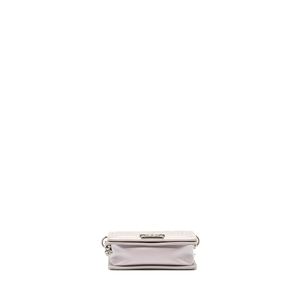 chanel-small-chevron-boy-bag-lambskin-iridescent-light-purple-shw