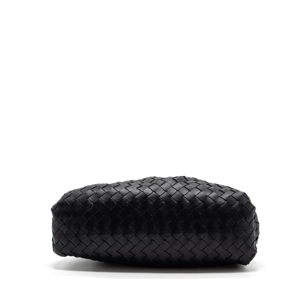 bottega-veneta-pouch-intrecciato-leather-clutch-lambskin-black