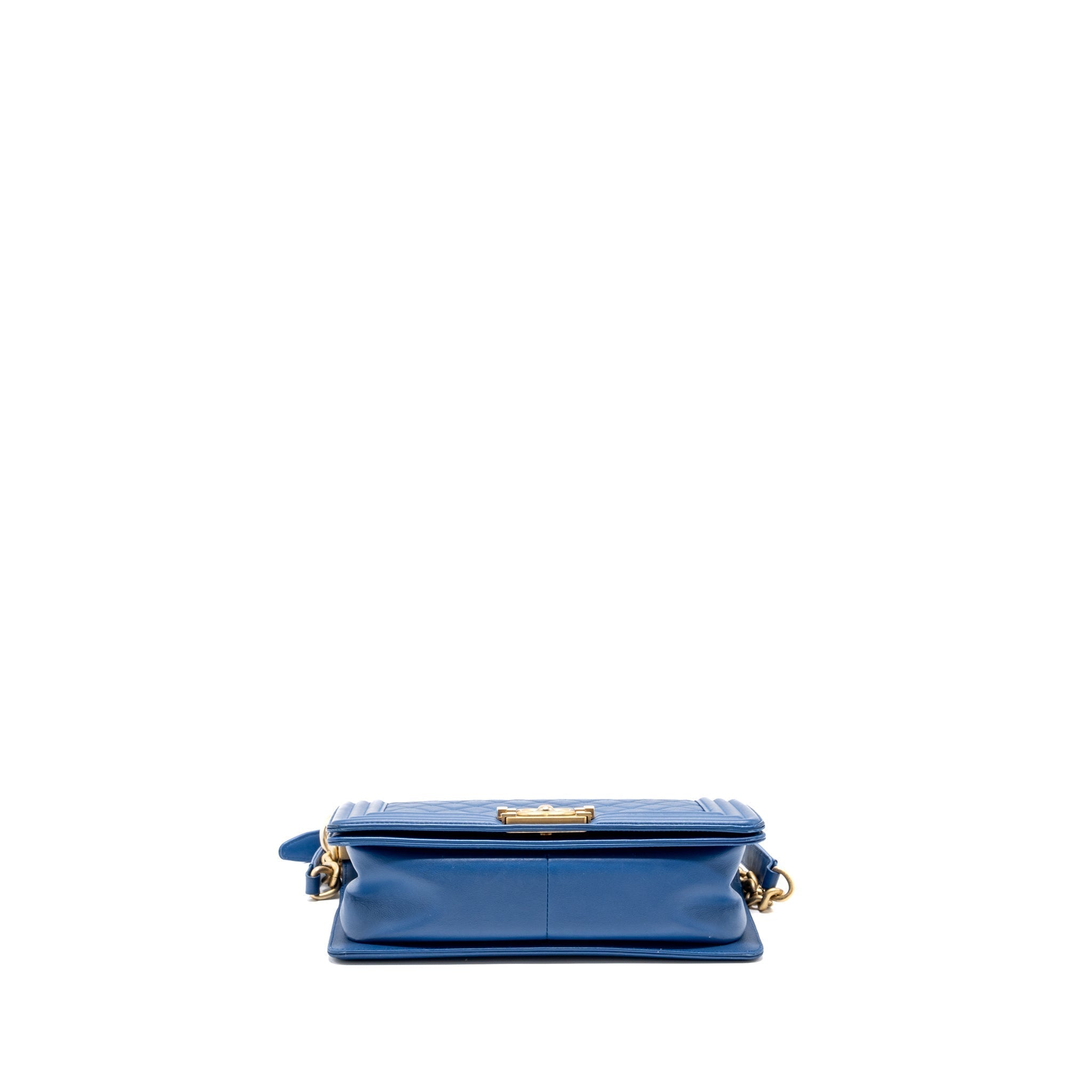 chanel-medium-boy-bag-calfskin-blue-ghw-2