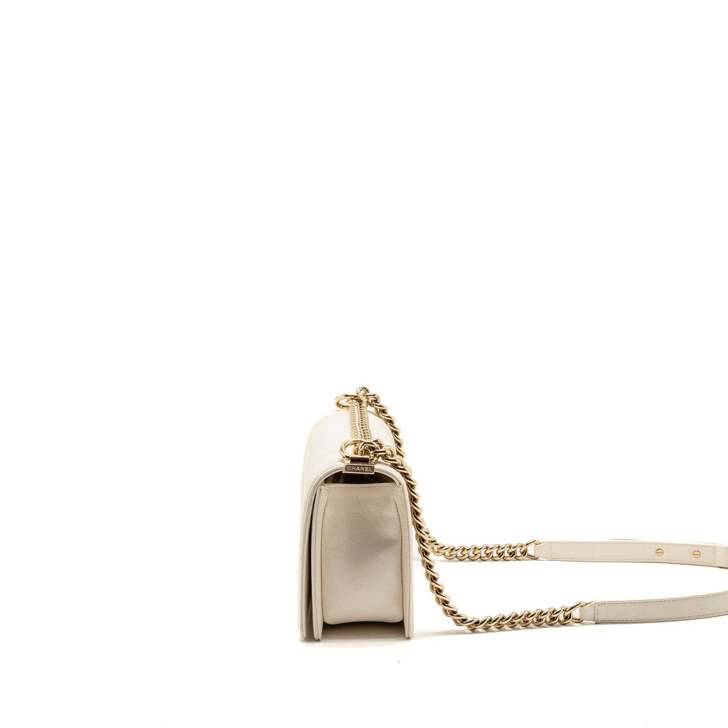chanel-medium-boy-bag-caviar-white-lghw