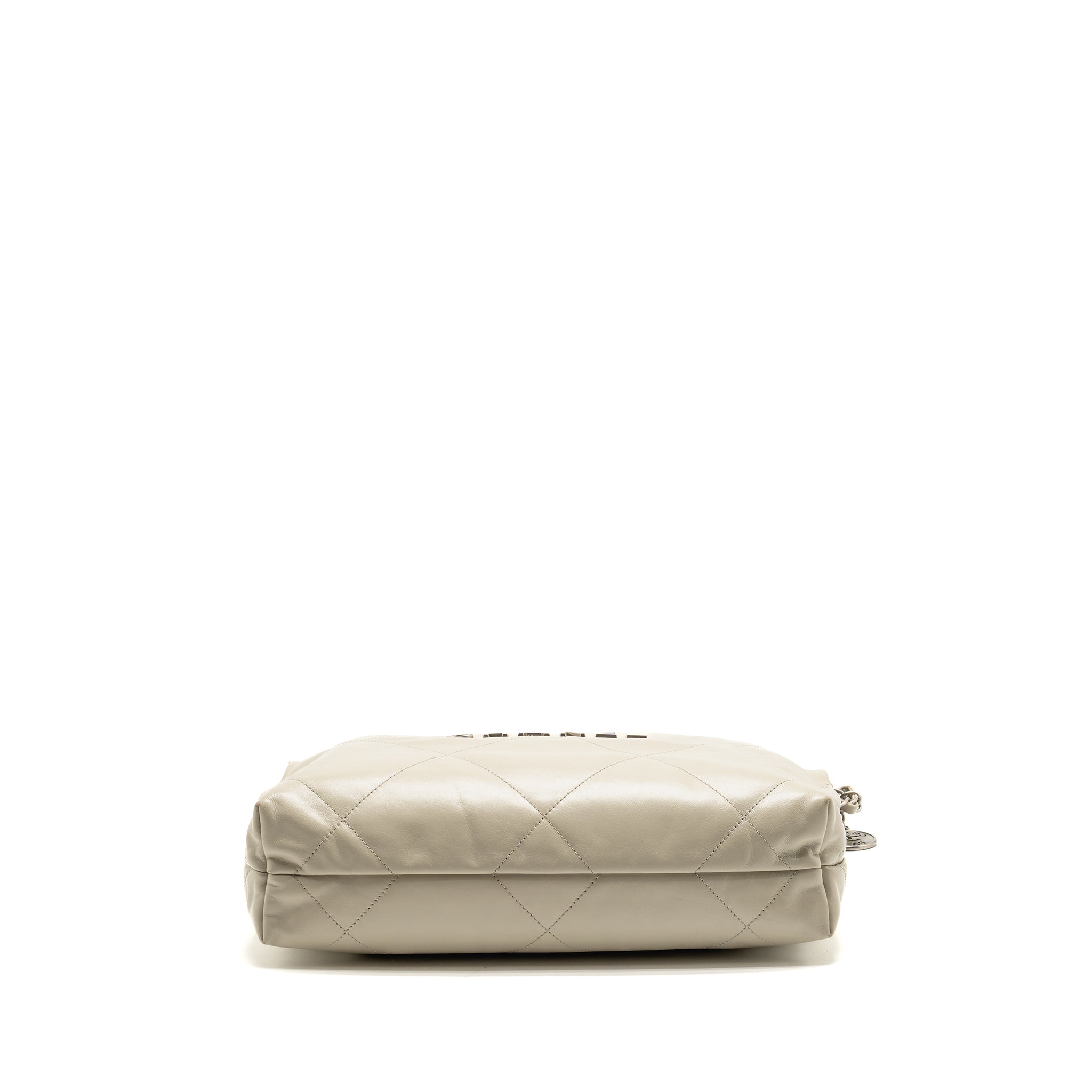 chanel-small-22-shiny-calfskin-light-grey-shw-microchip