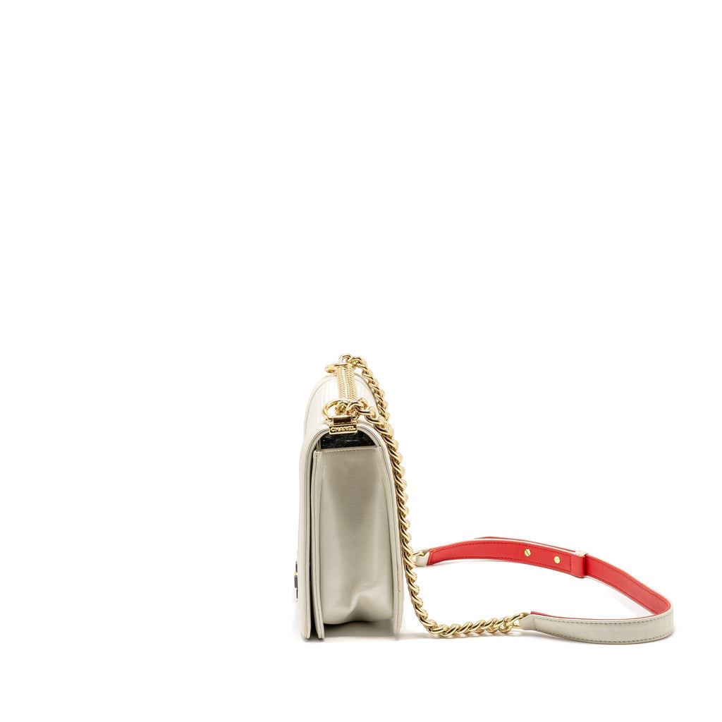 chanel-boy-bag-white