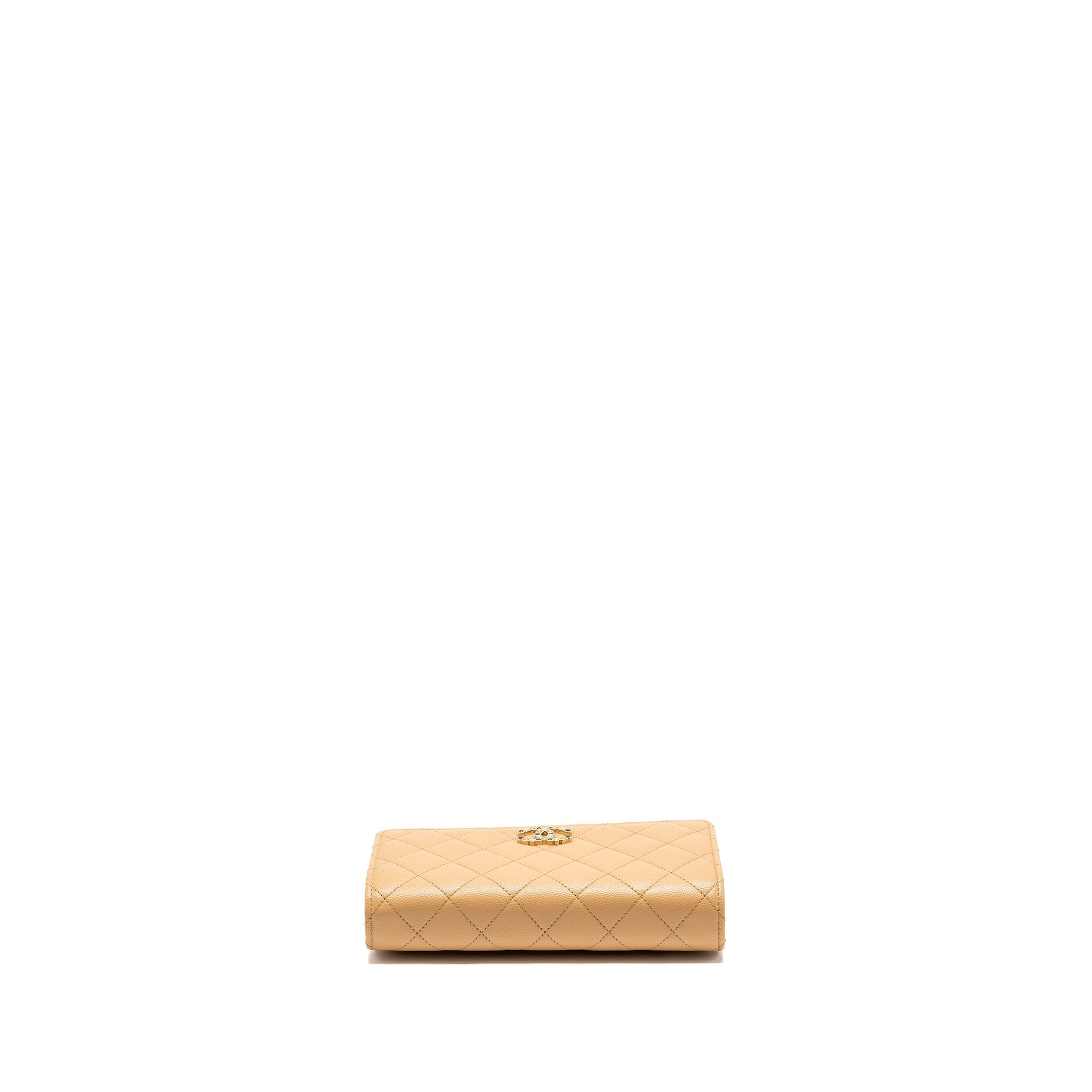 chanel-detailed-cc-classic-wallet-on-chain-caviar-beige-lghw-microchip