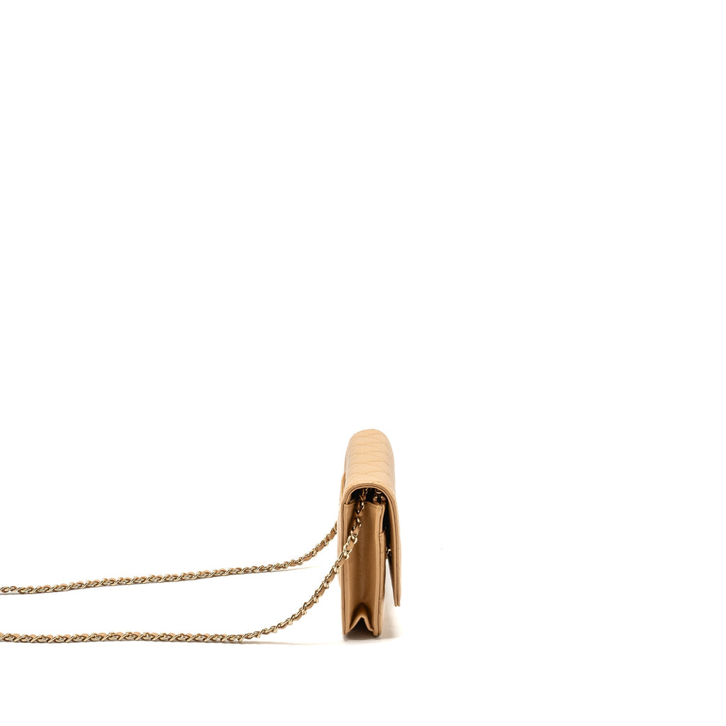 chanel-detailed-cc-classic-wallet-on-chain-caviar-beige-lghw-microchip