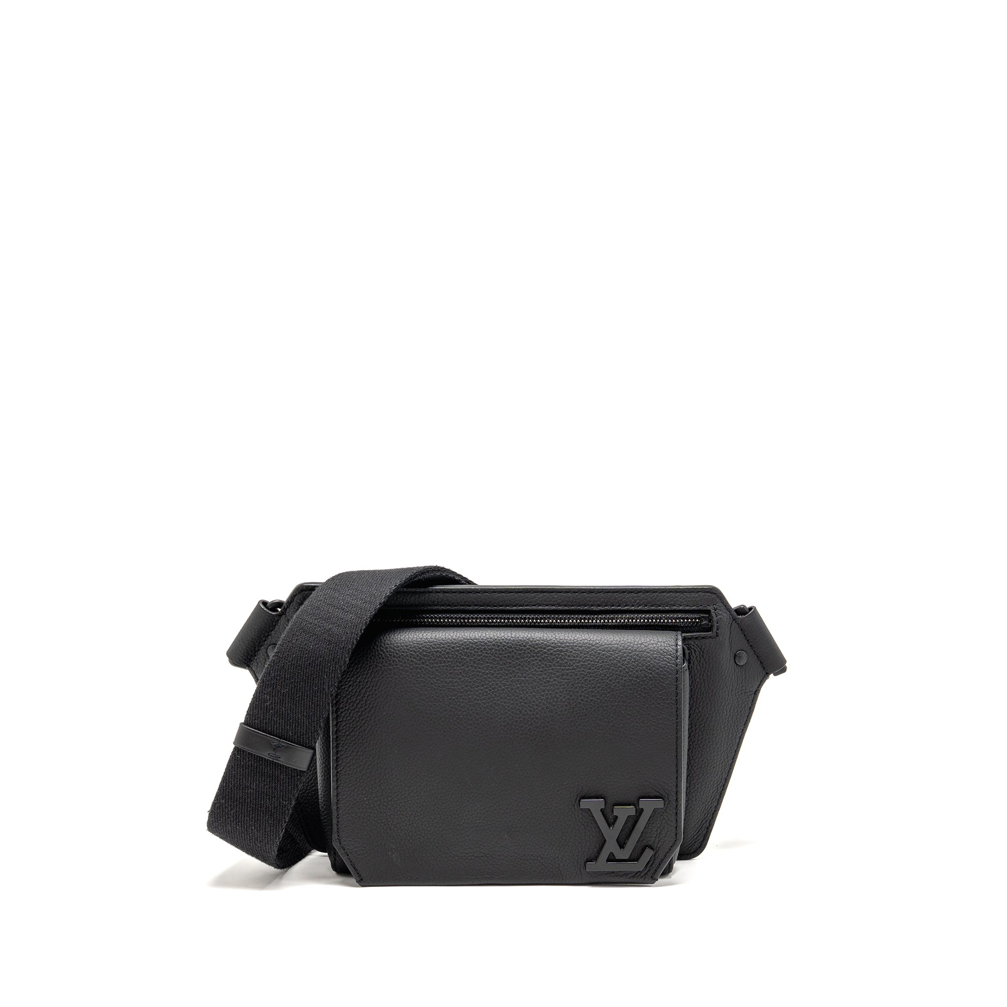 louis-vuitton-aerogram-takeoff-sling-black-grained-calfskin-black-hardware