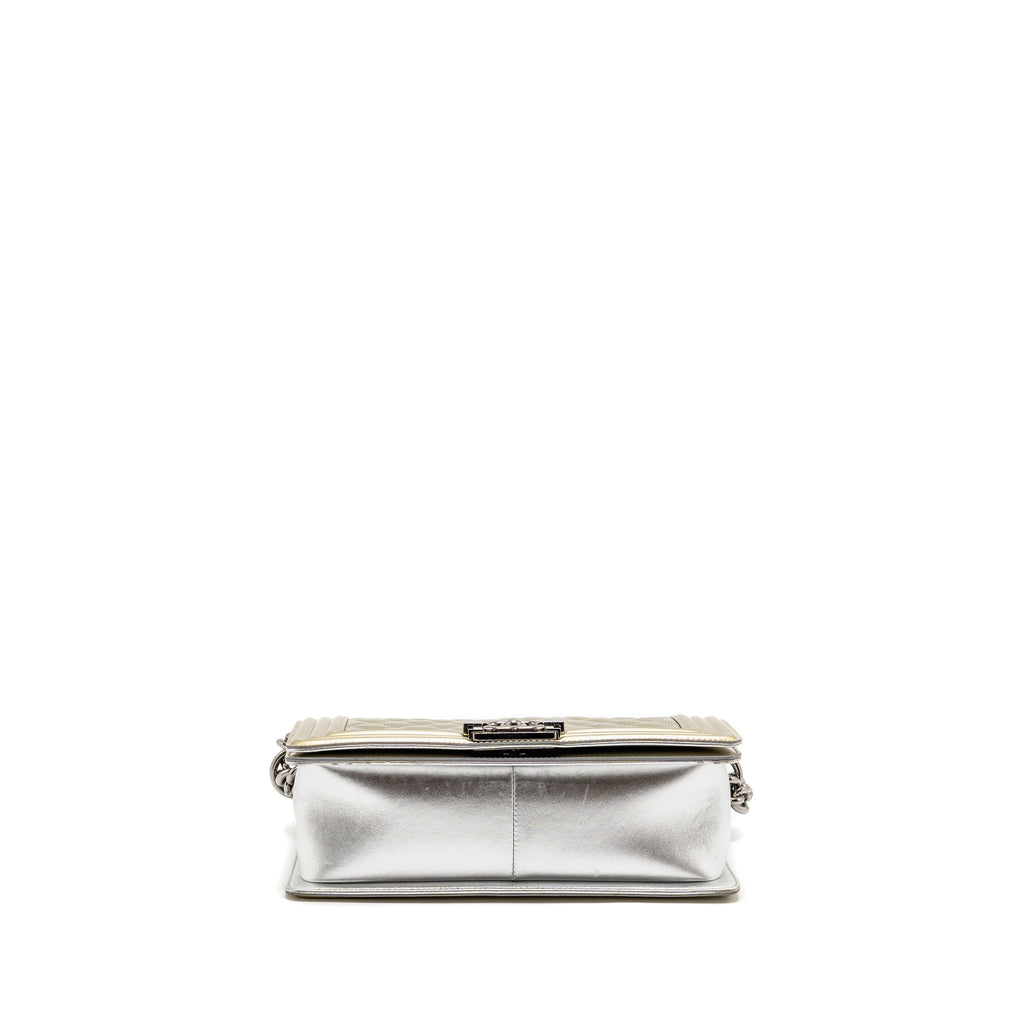 chanel-medium-boy-bag-metallic-patent-calfskin-metallic-lambskin-gold-silver-shw-copy