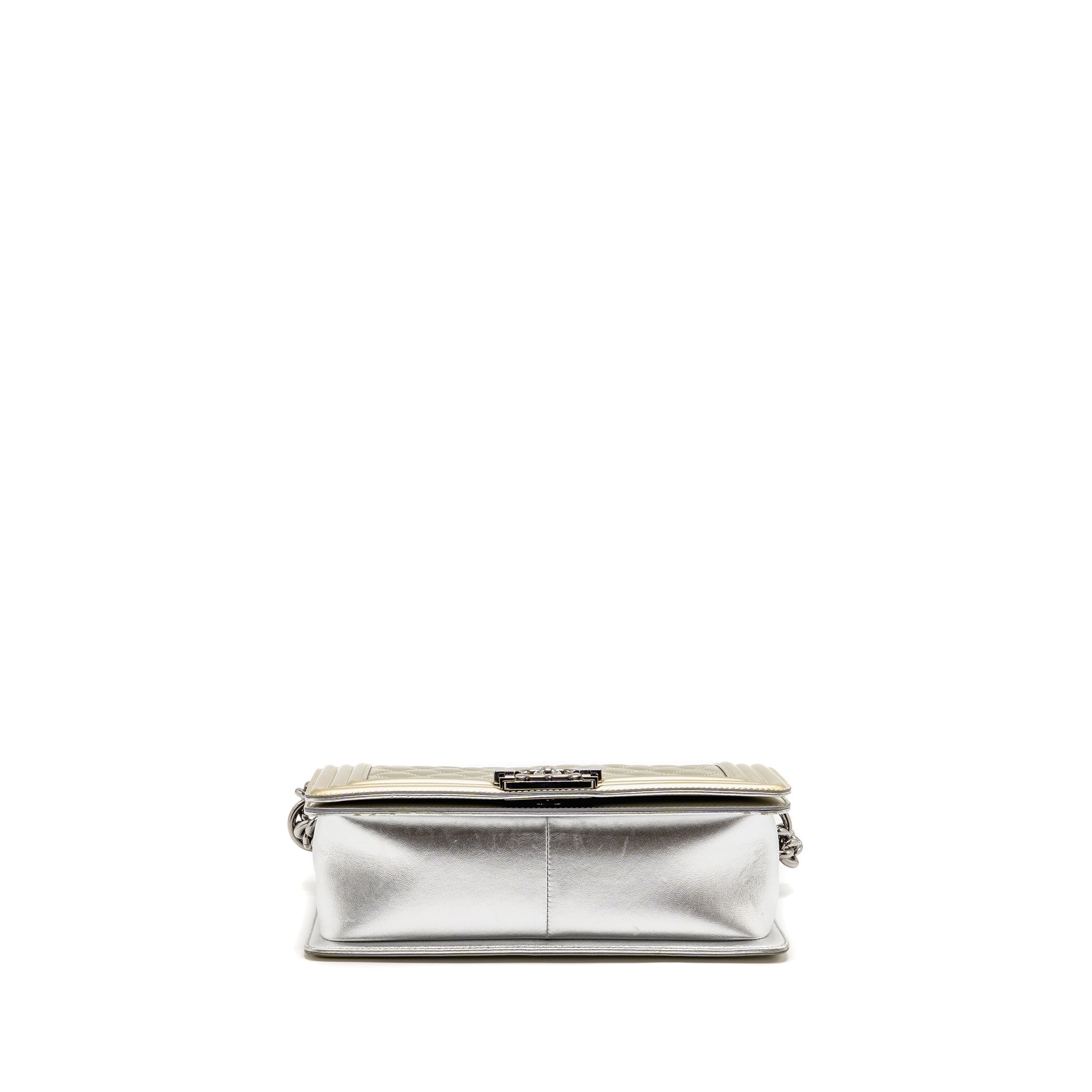 chanel-medium-boy-bag-metallic-patent-calfskin-metallic-lambskin-gold-silver-shw-copy