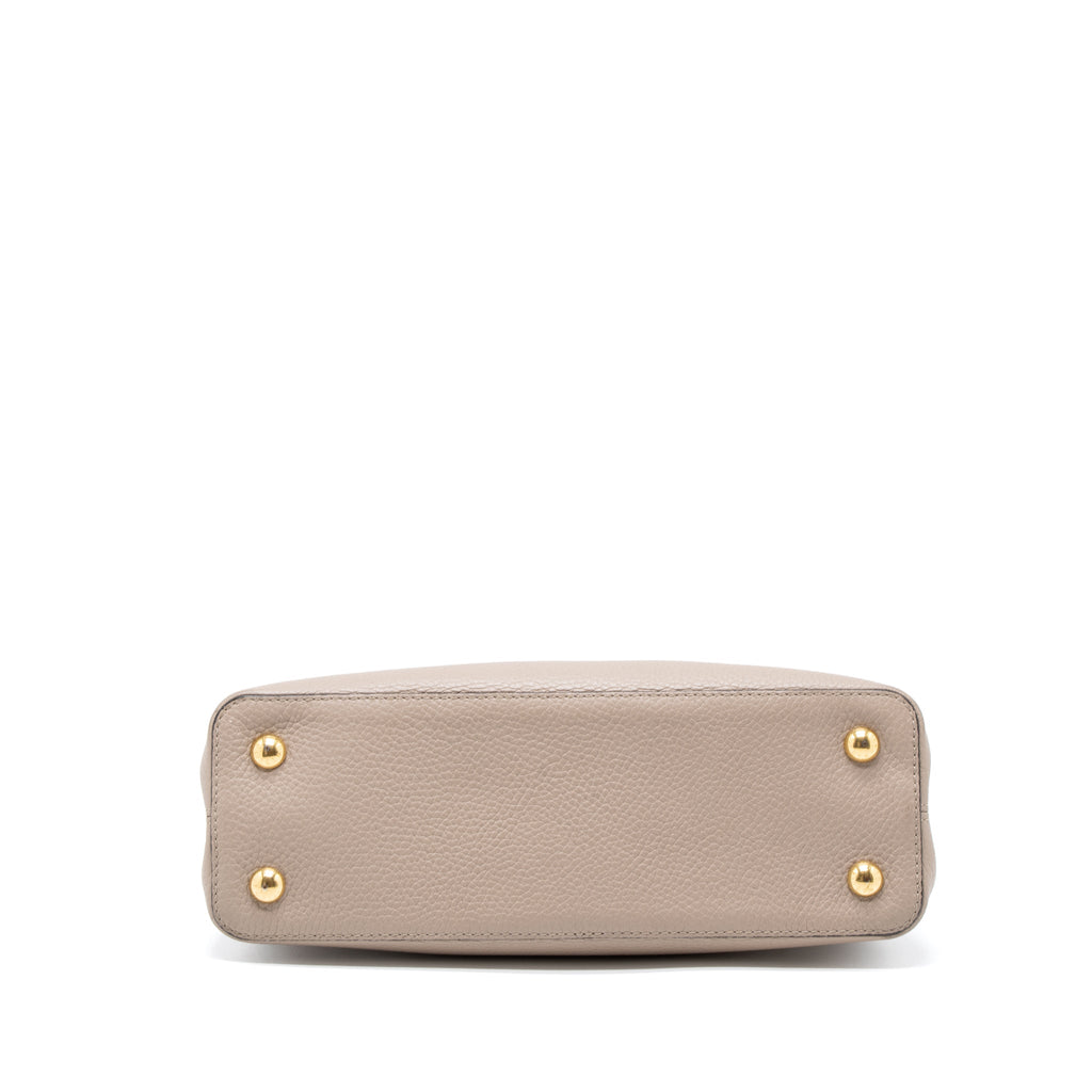 louis-vuitton-capucines-mm-taurillon-light-grey-ghw