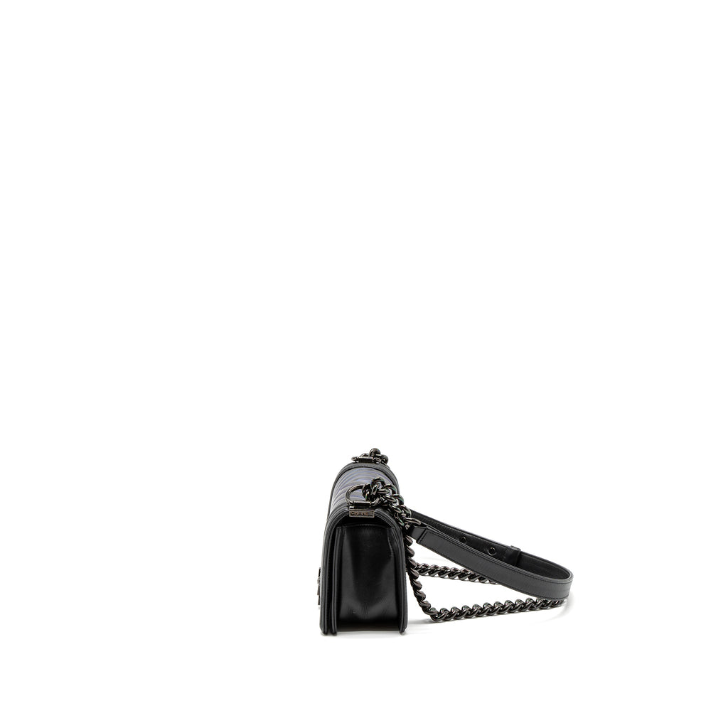 chanel-small-boy-bag-chevron-calfskin-black-iridescent-blue-black-hardware
