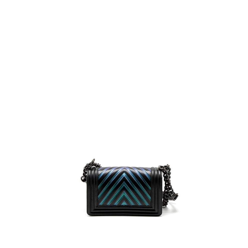 chanel-small-boy-bag-chevron-calfskin-black-iridescent-blue-black-hardware