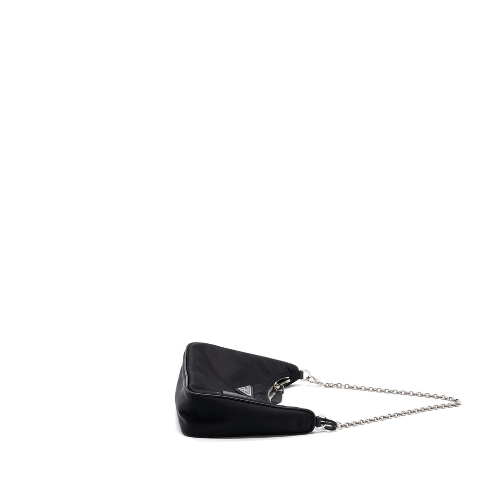prada-reedition-2005-nylon-black-shw