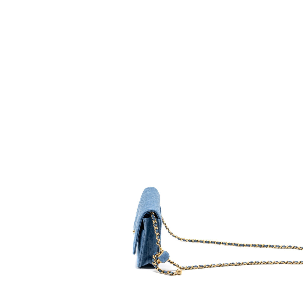 chanel-pearl-crush-wallet-on-chain-denim-blue-ghw-microchip-1