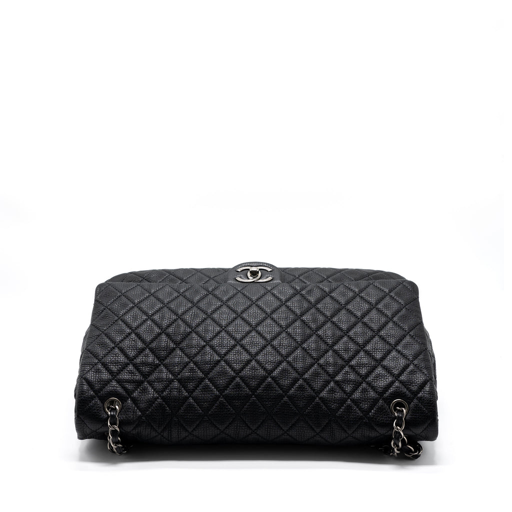 chanel-xxl-classic-travel-flap-calfskin-black-ruthenium-hardware