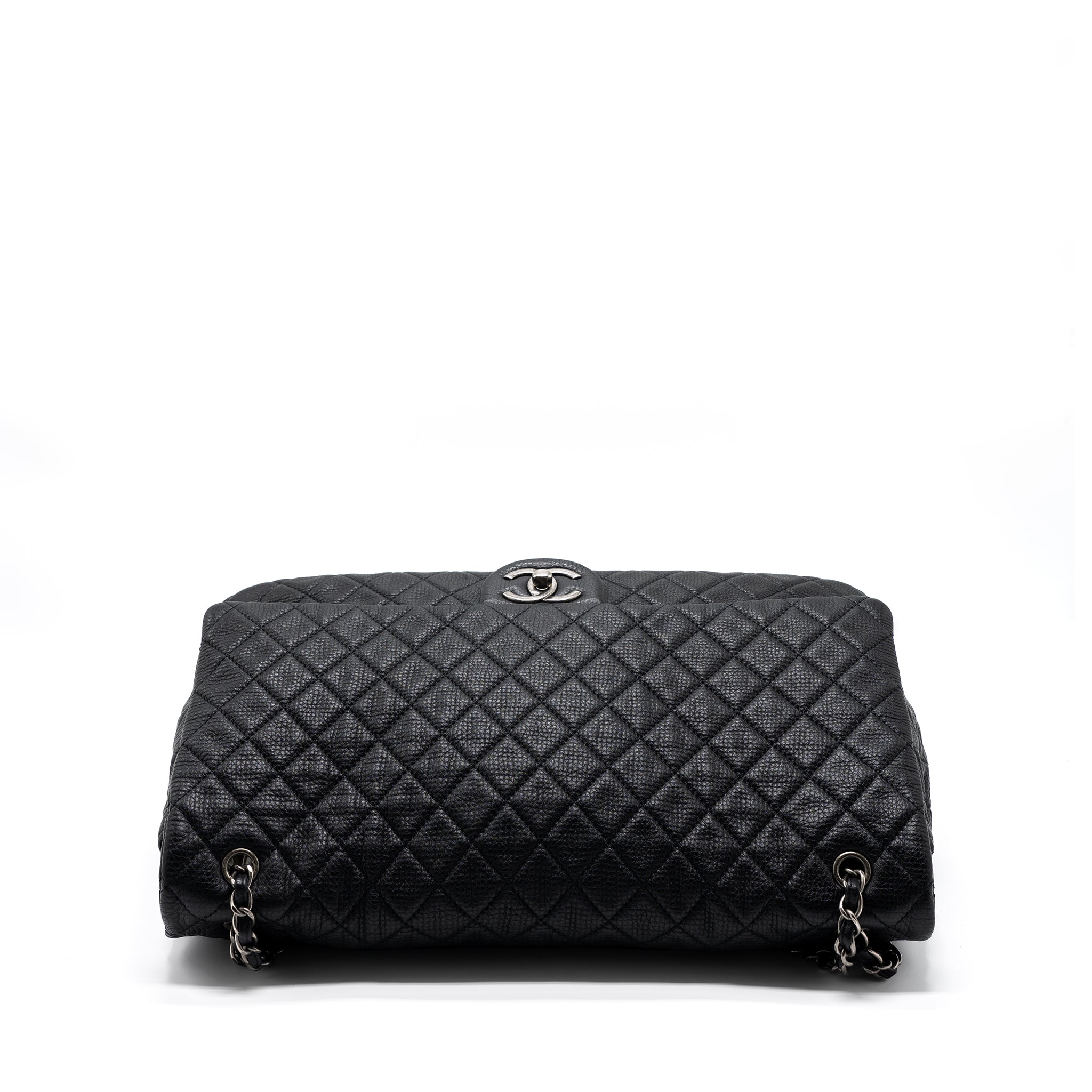 chanel-xxl-classic-travel-flap-calfskin-black-ruthenium-hardware