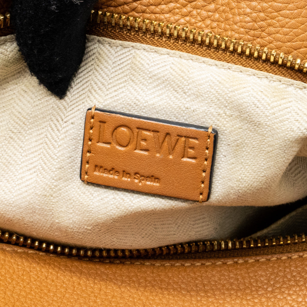 loewe-puzzle-bag-in-grained-calfskin-gold-ghw