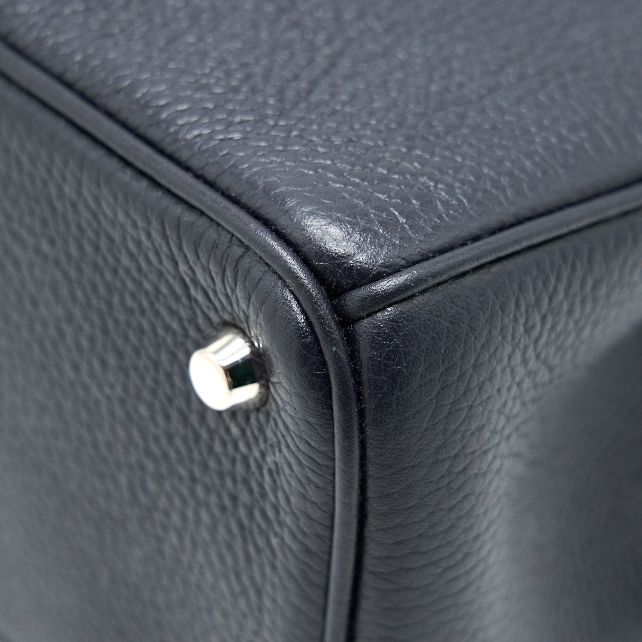 christian-dior-medium-diorissimo-tote-bag-black-grained-leather-shw