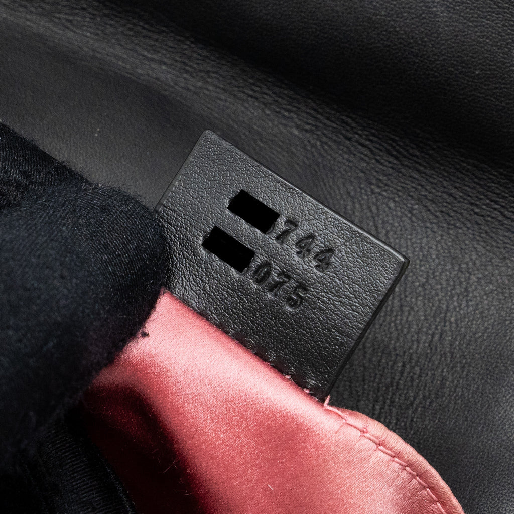 gucci-mini-marmont-velvet-black-ghw-1
