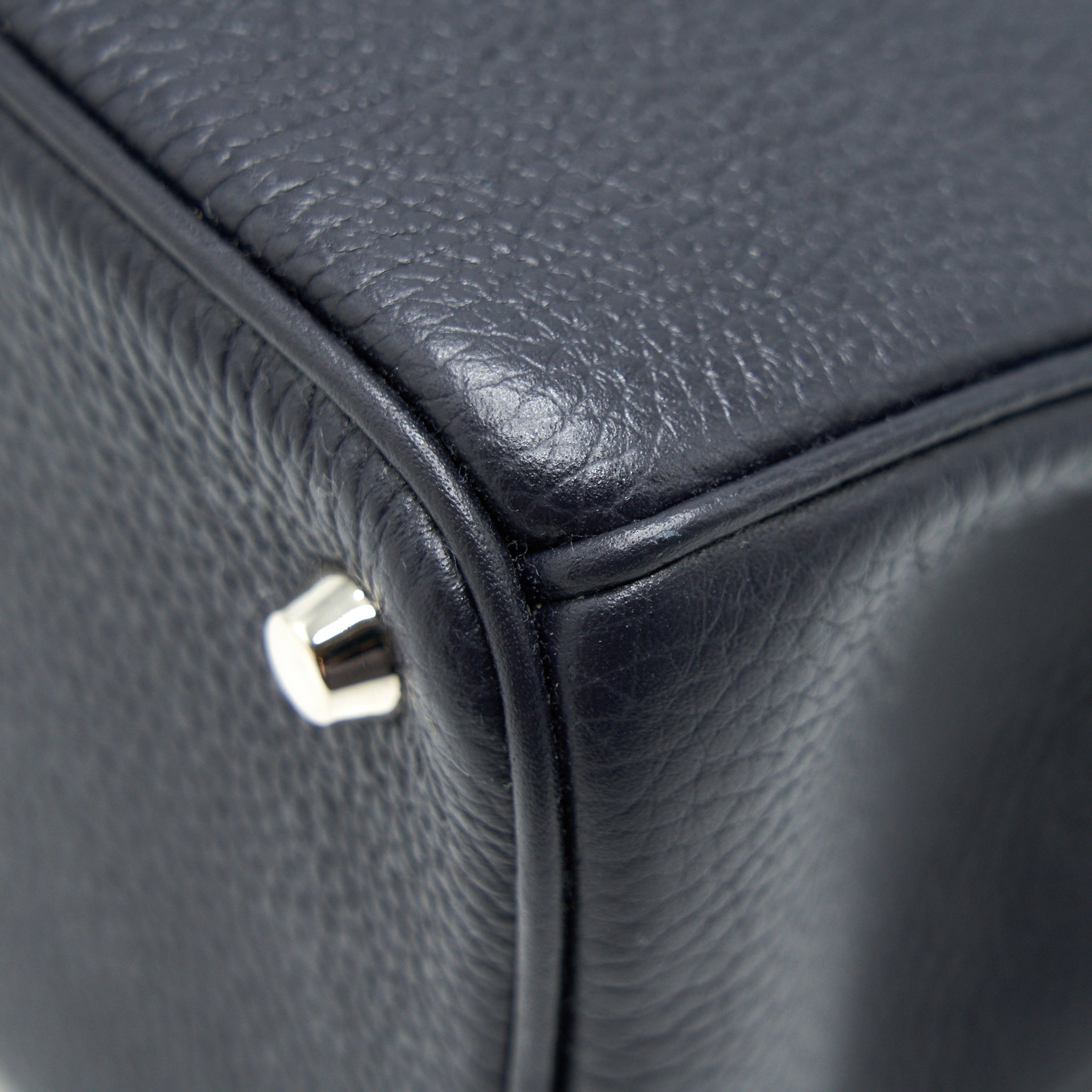 christian-dior-medium-diorissimo-tote-bag-black-grained-leather-shw