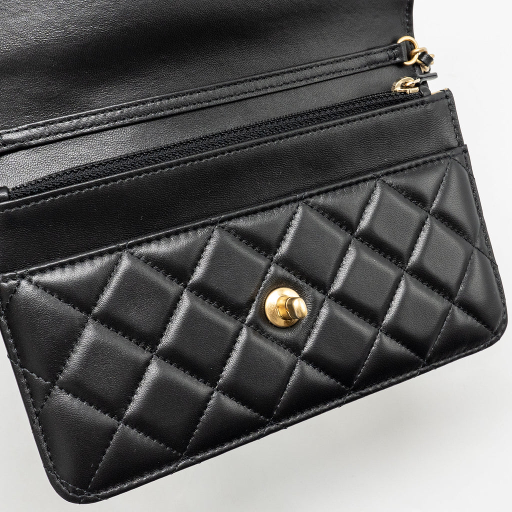 chanel-pearl-crush-wallet-on-chain-lambskin-black-ghwmicrochip-2