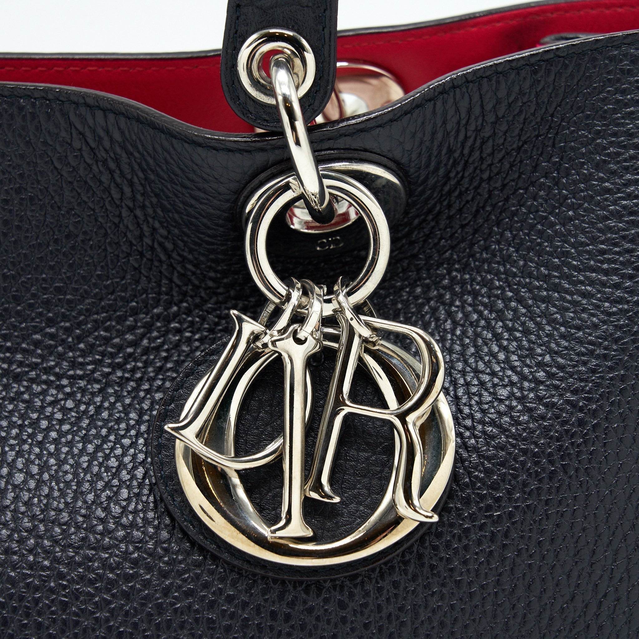 christian-dior-medium-diorissimo-tote-bag-black-grained-leather-shw