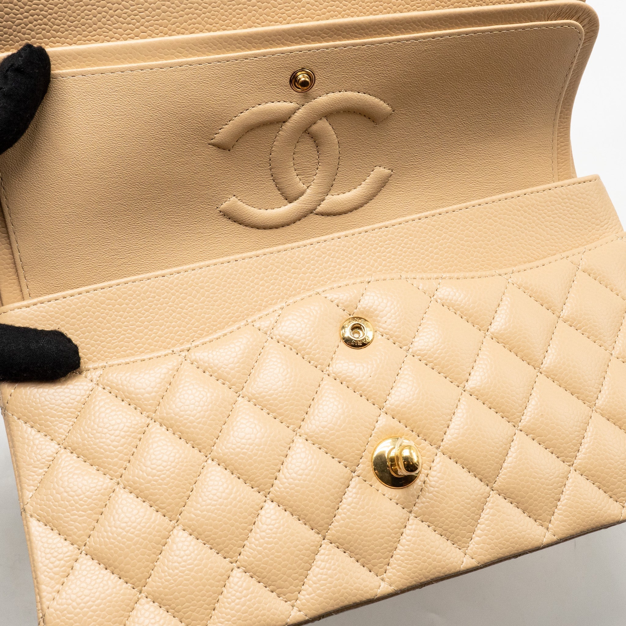 chanel-medium-classic-double-flap-bag-caviar-beige-ghwmicrochip-1