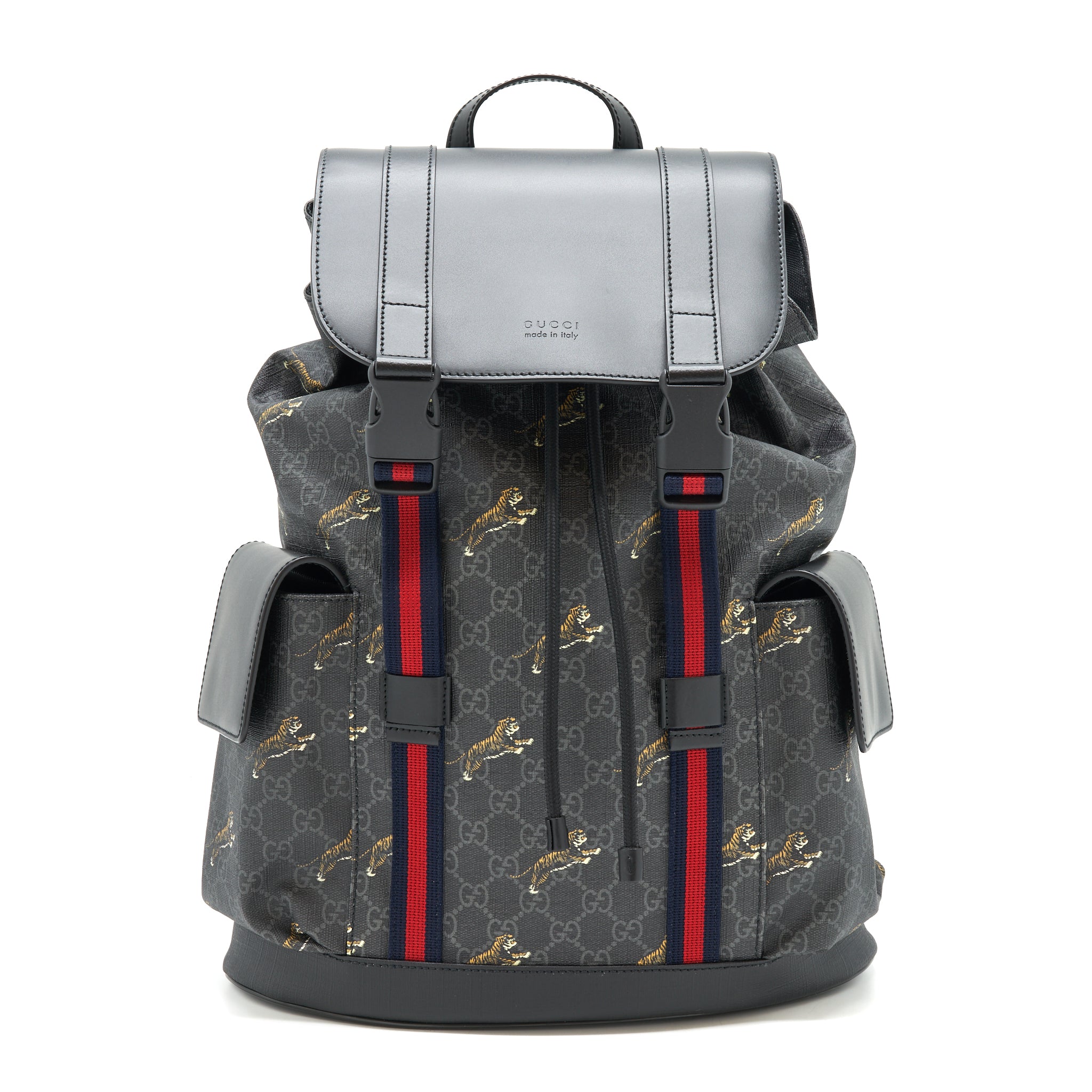 gucci-men-black-backpack-with-tiger-motifs