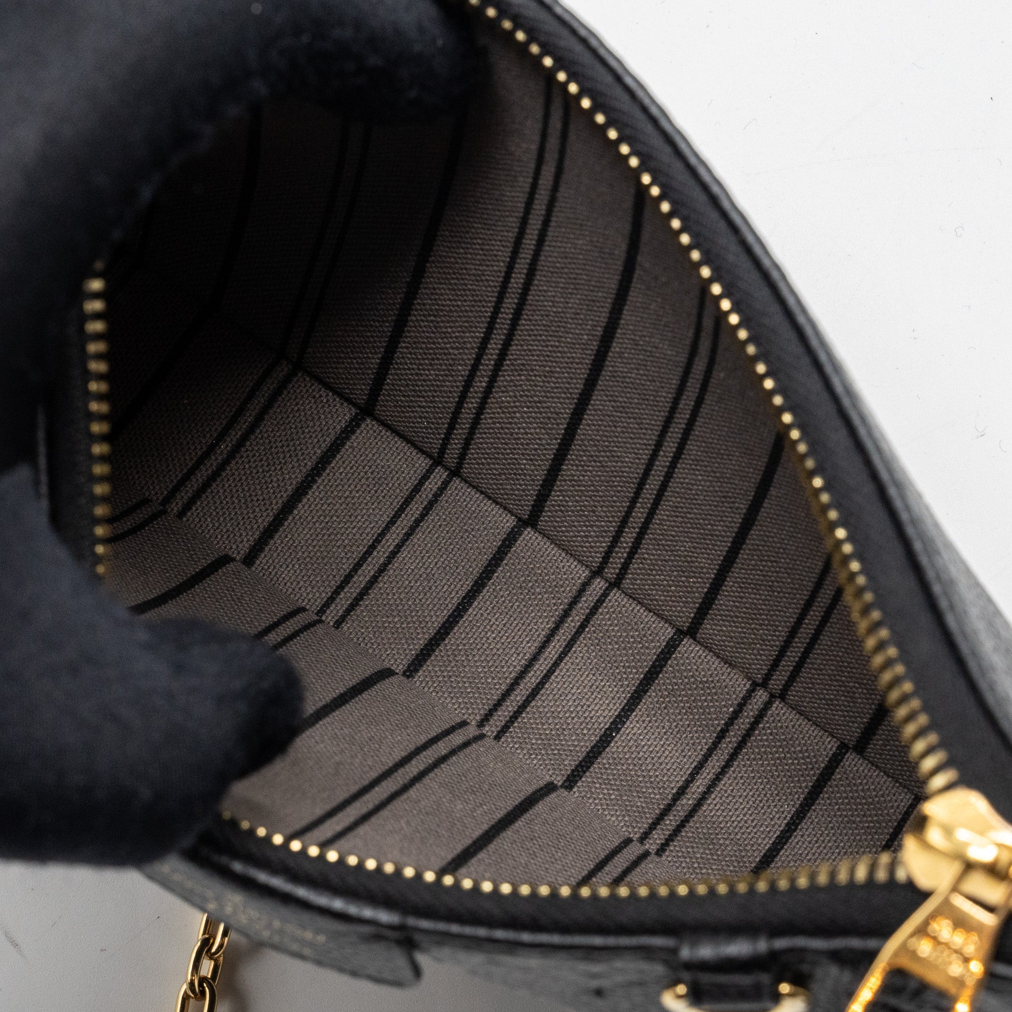 louis-vuitton-easy-pouch-on-strap-empreinte-leather-black-ghw